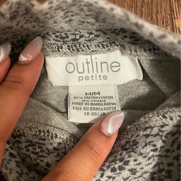 Turtle neck - Picture 2 of 2